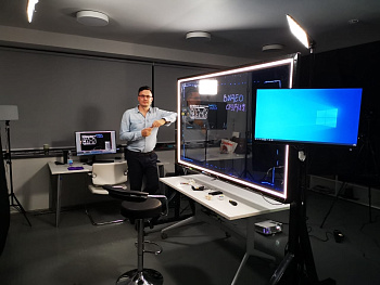 Видеостудия Lightboard для онлайн обучения