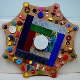 Тактильный диск с декоративными элементами