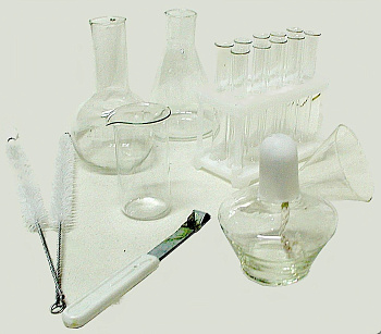 Комплект посуды и принадлежностей