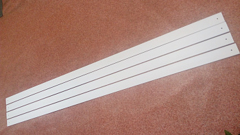 Фиксированные планки на лицевых линиях конов и полуконов для игры в городки