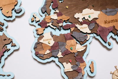 Деревянная карта Мира с подсветкой