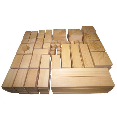 Настольный конструктор из дерева Строитель (150 элементов, лак)