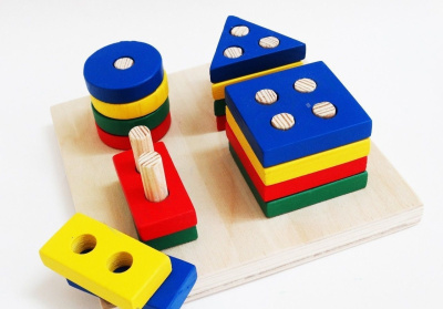 Пирамидка-сортер Геометрик