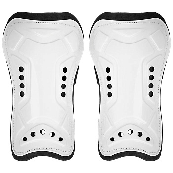 Щитки футбольные